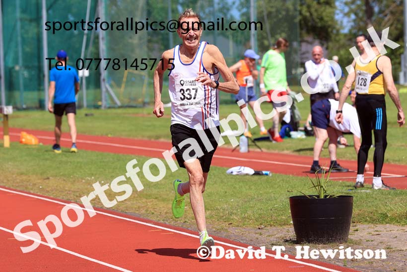 Mens 800 metres, 2024 NE Masters Track and Field Champs., Monkton Stadium, Jarrow.  Photo: David T. Hewitson/Sports for All Pics